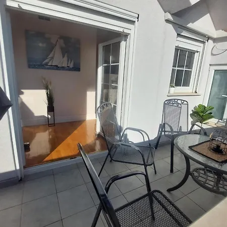 Dream House Blue Sky 오미스