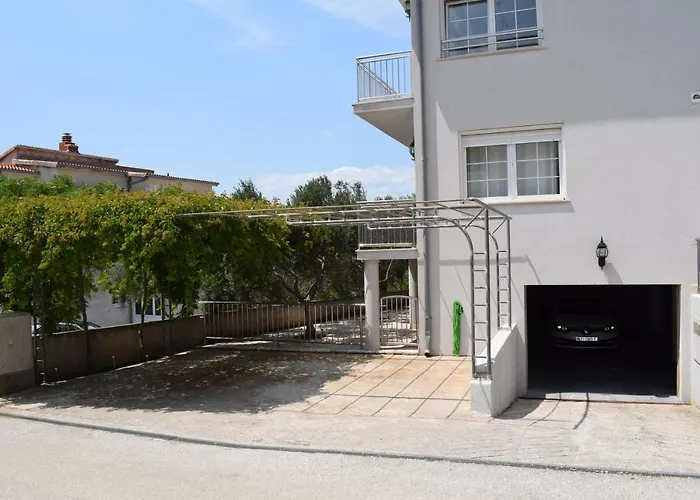 Dream House Blue Sky *